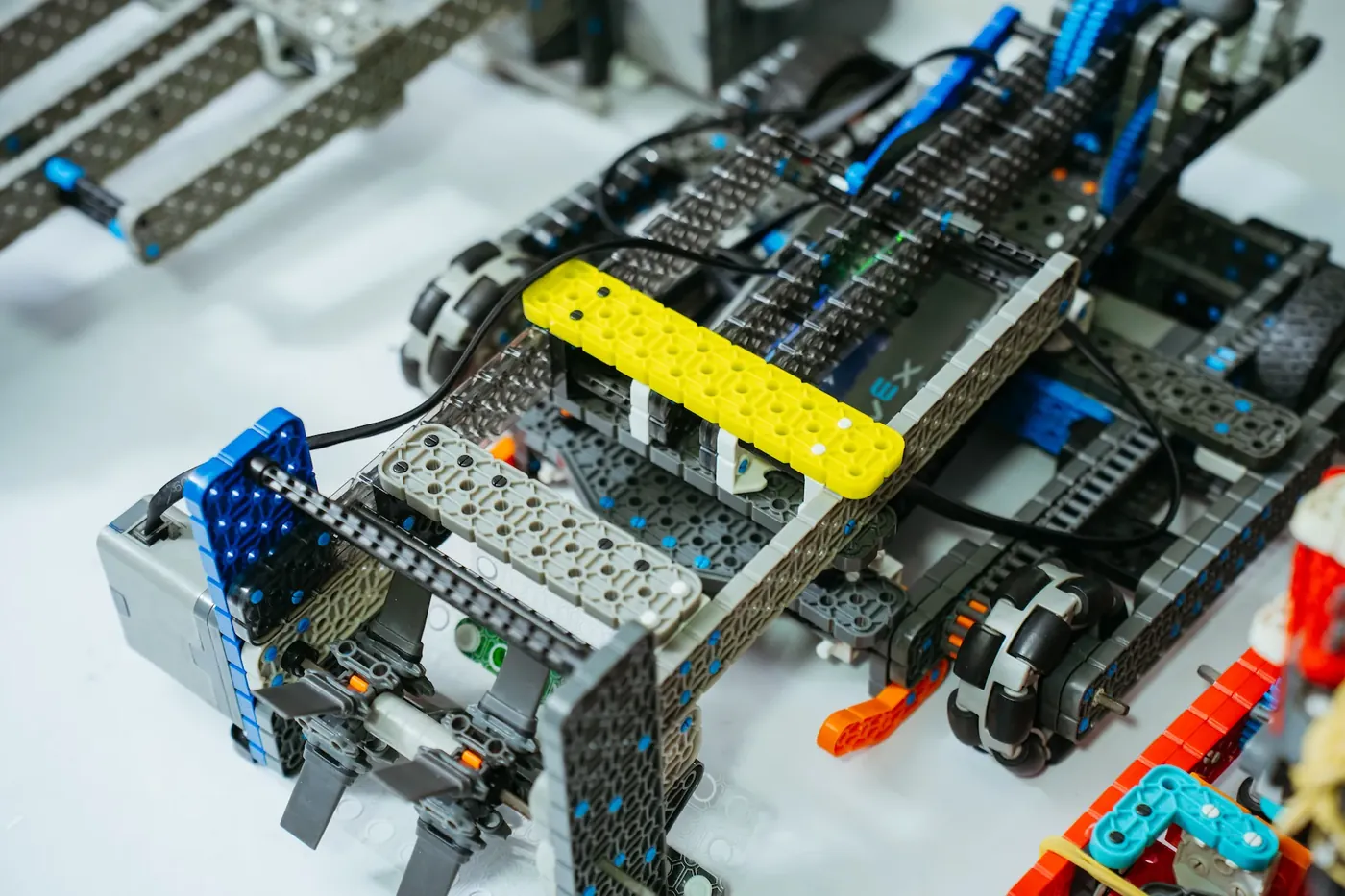 Robot construido por estudiantes
